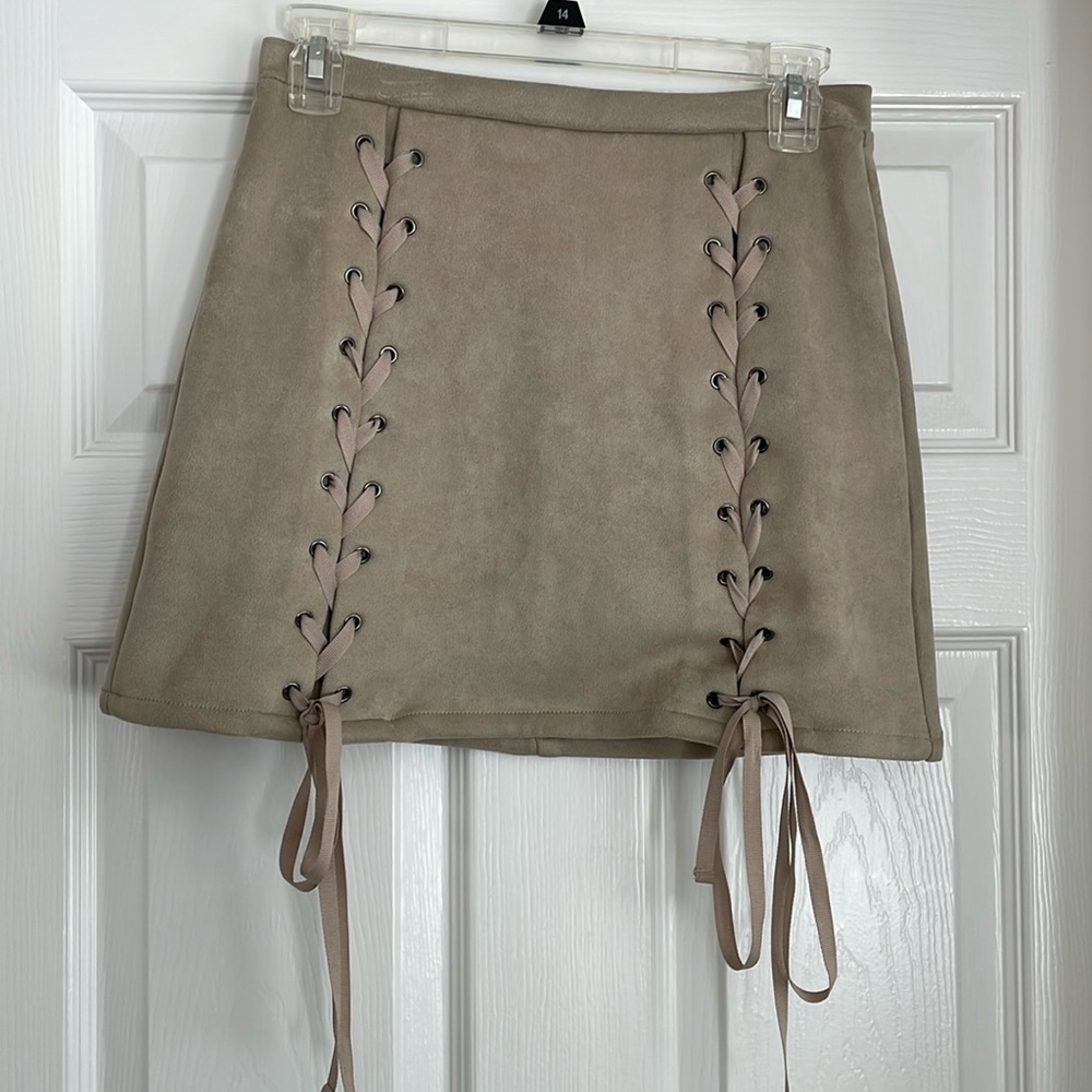 impeccable pig suede, mini skirt, size small